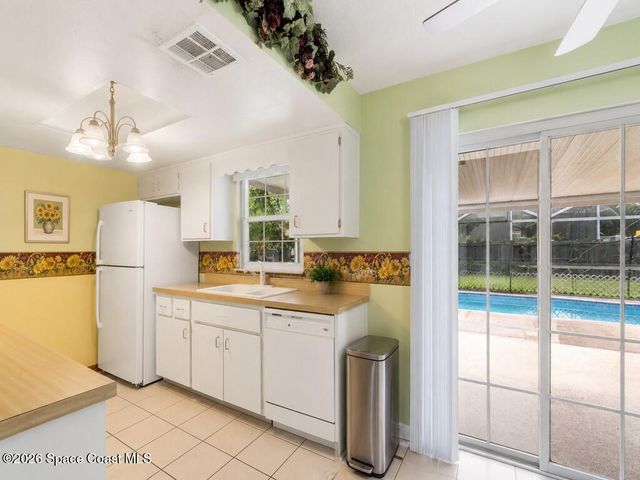 689 Caballero Avenue SE, Palm Bay, FL 32909