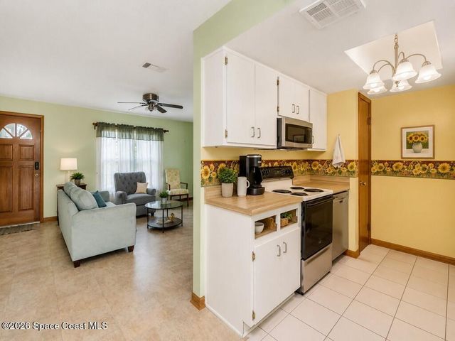 689 Caballero Avenue SE, Palm Bay, FL 32909