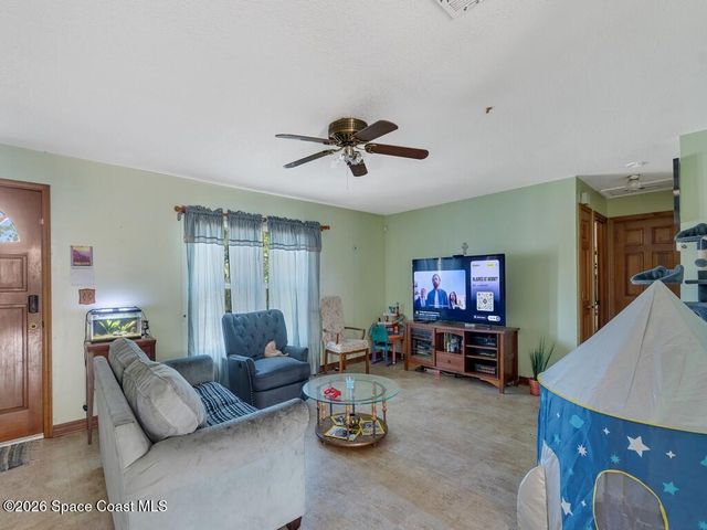 689 Caballero Avenue SE, Palm Bay, FL 32909