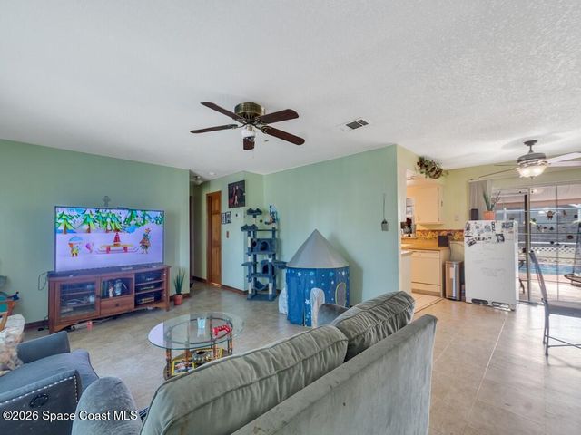 689 Caballero Avenue SE, Palm Bay, FL 32909
