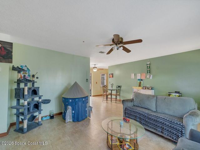 689 Caballero Avenue SE, Palm Bay, FL 32909