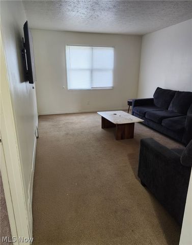 3002 Harmont Avenue NE, Canton, OH 44705