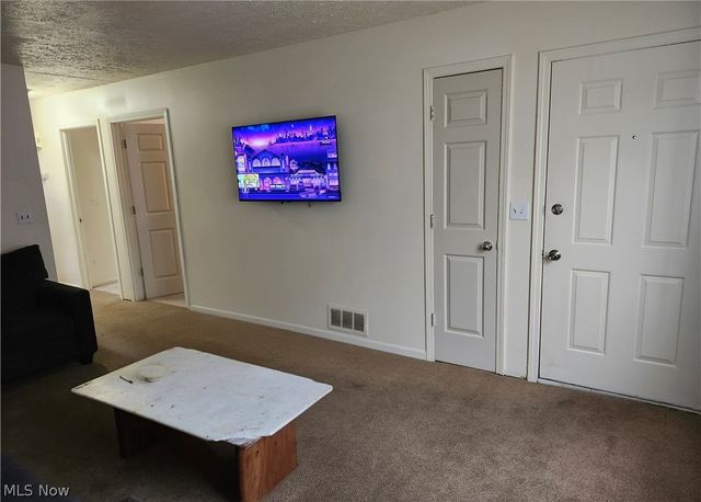 3002 Harmont Avenue NE, Canton, OH 44705