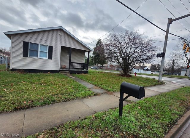 3002 Harmont Avenue NE, Canton, OH 44705