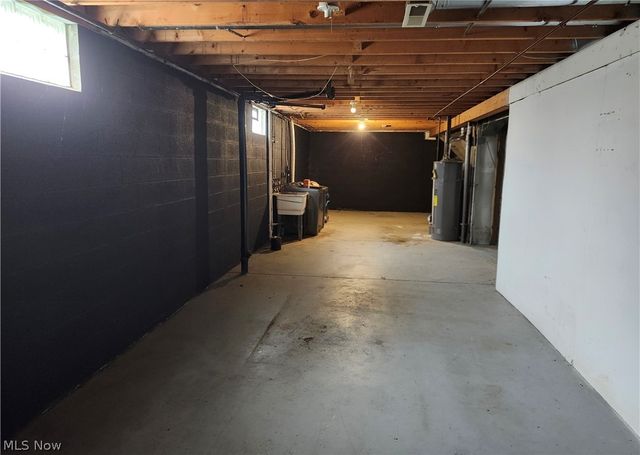 3002 Harmont Avenue NE, Canton, OH 44705