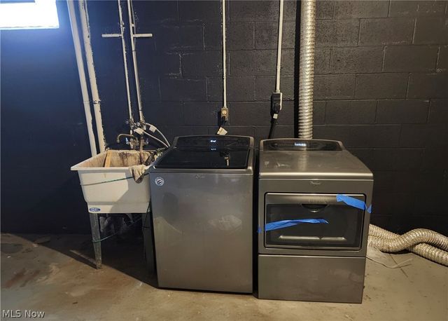 3002 Harmont Avenue NE, Canton, OH 44705