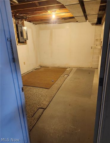 3002 Harmont Avenue NE, Canton, OH 44705