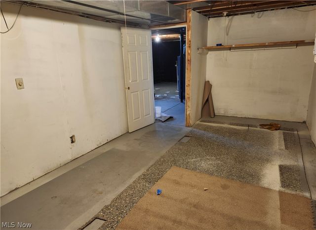 3002 Harmont Avenue NE, Canton, OH 44705