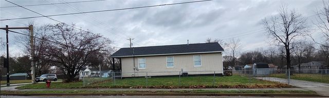 3002 Harmont Avenue NE, Canton, OH 44705