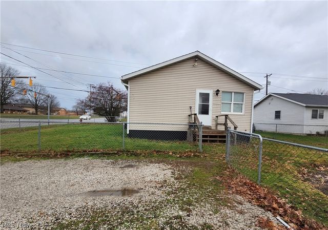 3002 Harmont Avenue NE, Canton, OH 44705