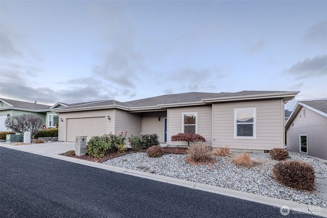 1830 Heritage Drive, Wenatchee, WA 98801