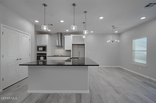 3812 Course Street, El Paso, TX 79938