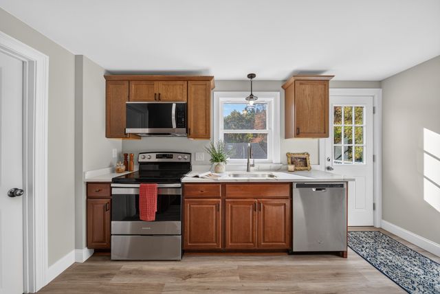 158 Southbridge Rd, Oxford, MA 01537