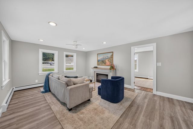 158 Southbridge Rd, Oxford, MA 01537