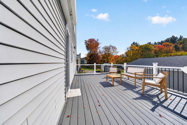 158 Southbridge Rd, Oxford, MA 01537