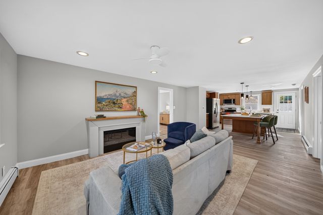158 Southbridge Rd, Oxford, MA 01537