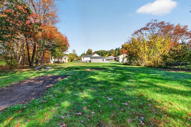 158 Southbridge Rd, Oxford, MA 01537