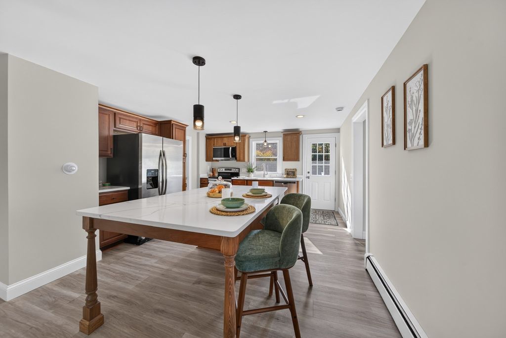 158 Southbridge Rd, Oxford, MA 01537