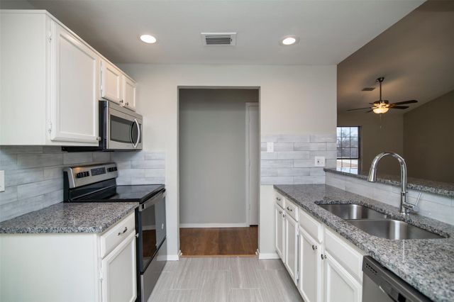 7405 Shadow Bend Drive, Fort Worth, TX 76137