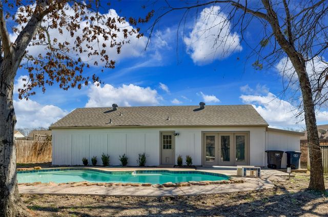7405 Shadow Bend Drive, Fort Worth, TX 76137