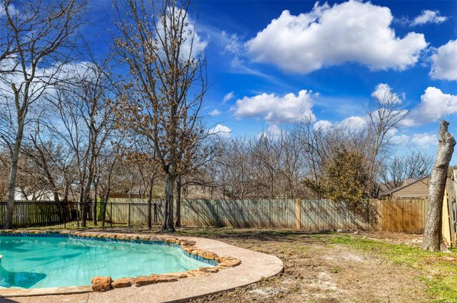 7405 Shadow Bend Drive, Fort Worth, TX 76137