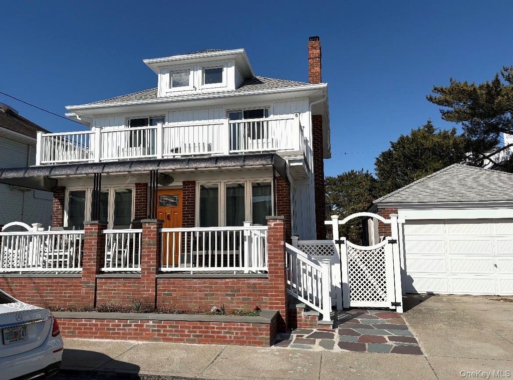 11 Delaware Avenue, Long Beach, NY 11561