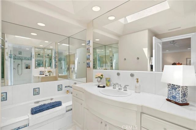 14 Rue Chantilly, Newport Beach, CA 92660