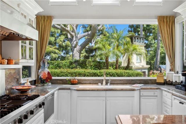 14 Rue Chantilly, Newport Beach, CA 92660