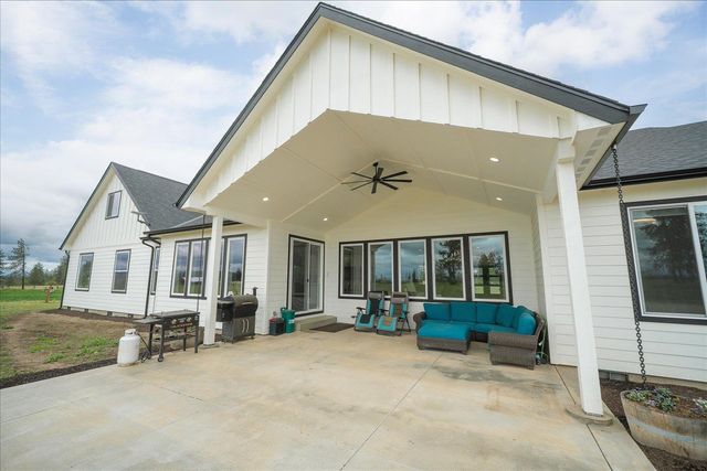14506 W Pine Bluff Rd, Nine Mile Falls, WA 99026