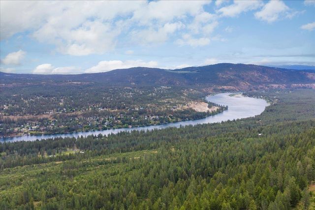 14506 W Pine Bluff Rd, Nine Mile Falls, WA 99026