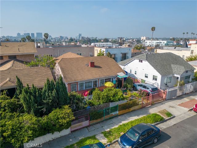 4452 Rosewood Avenue, Los Angeles, CA 90004