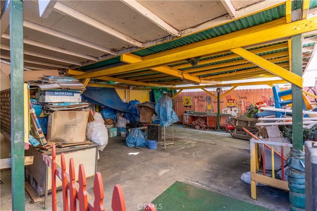 4452 Rosewood Avenue, Los Angeles, CA 90004