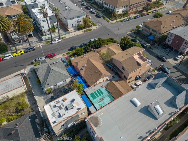 4452 Rosewood Avenue, Los Angeles, CA 90004