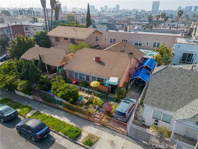 4452 Rosewood Avenue, Los Angeles, CA 90004