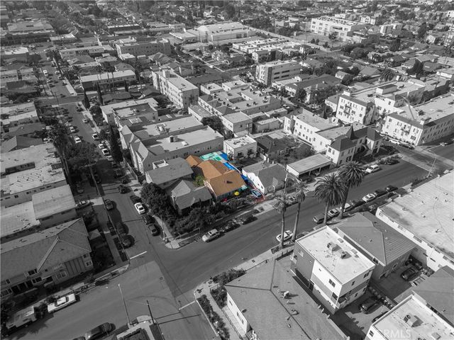 4452 Rosewood Avenue, Los Angeles, CA 90004