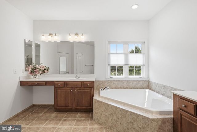 21817 WINGFOOT CT, Broadlands, VA 20148