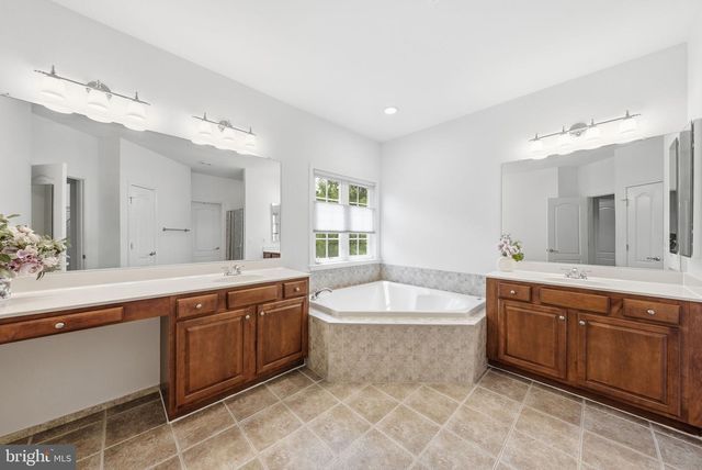 21817 WINGFOOT CT, Broadlands, VA 20148