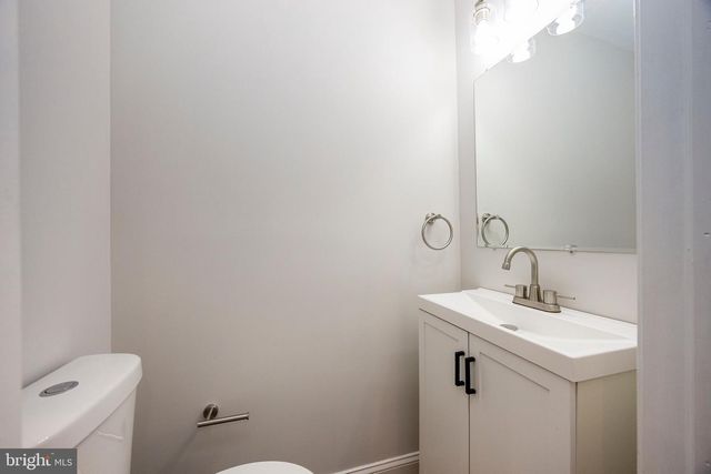 2033 N BENTALOU ST, Baltimore, MD 21216