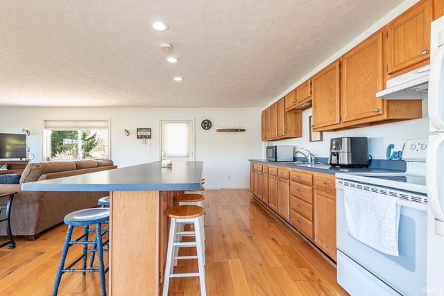 6398 S Shore Drive, Unionville, IN 47468