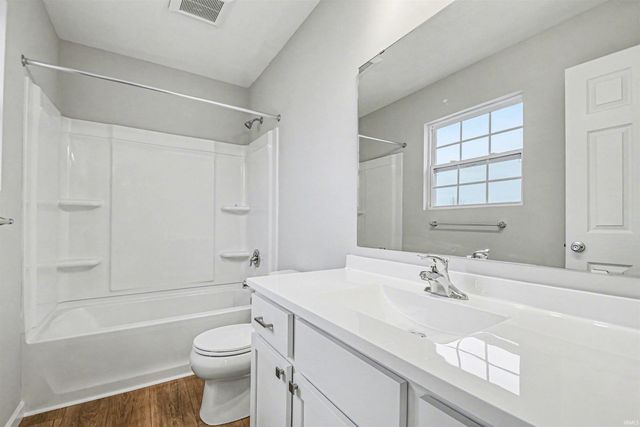 3204 Falling Oak Drive, Mishawaka, IN 46544