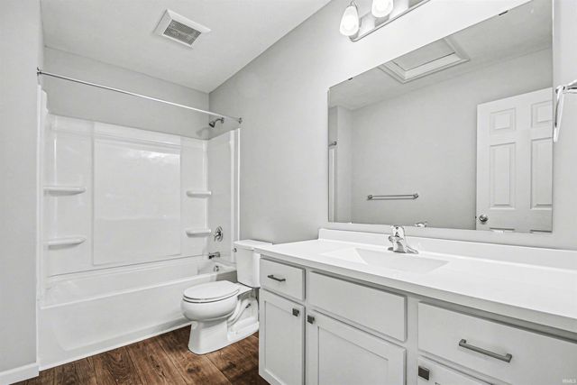 3204 Falling Oak Drive, Mishawaka, IN 46544