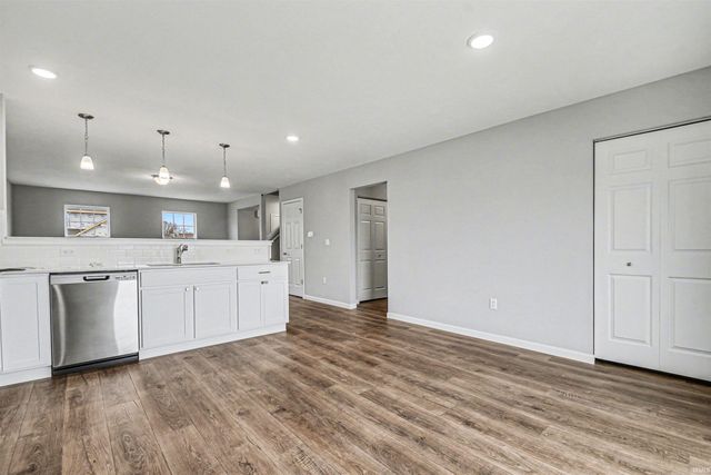 3204 Falling Oak Drive, Mishawaka, IN 46544