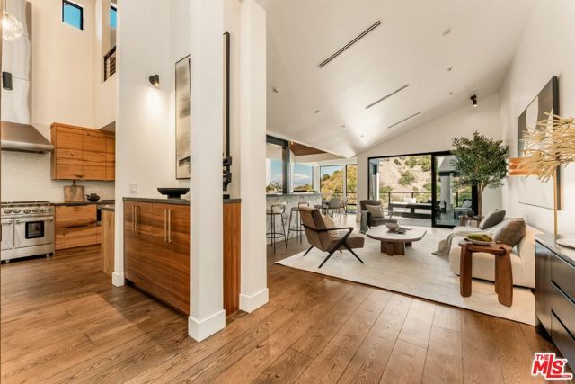 3372 Longridge Terrace, Sherman Oaks, CA 91423