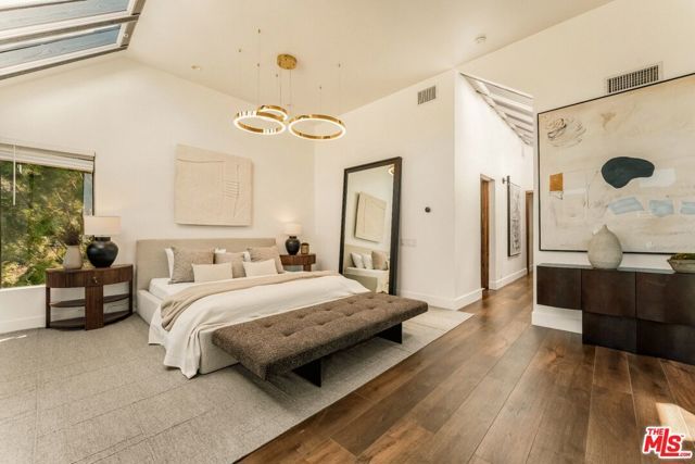 3372 Longridge Terrace, Sherman Oaks, CA 91423