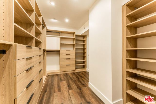 3372 Longridge Terrace, Sherman Oaks, CA 91423
