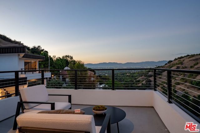 3372 Longridge Terrace, Sherman Oaks, CA 91423