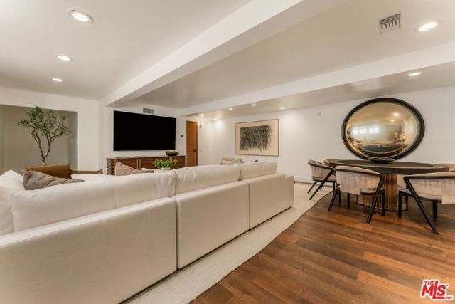 3372 Longridge Terrace, Sherman Oaks, CA 91423