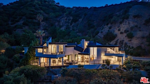 3372 Longridge Terrace, Sherman Oaks, CA 91423