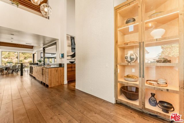 3372 Longridge Terrace, Sherman Oaks, CA 91423
