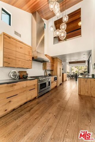 3372 Longridge Terrace, Sherman Oaks, CA 91423